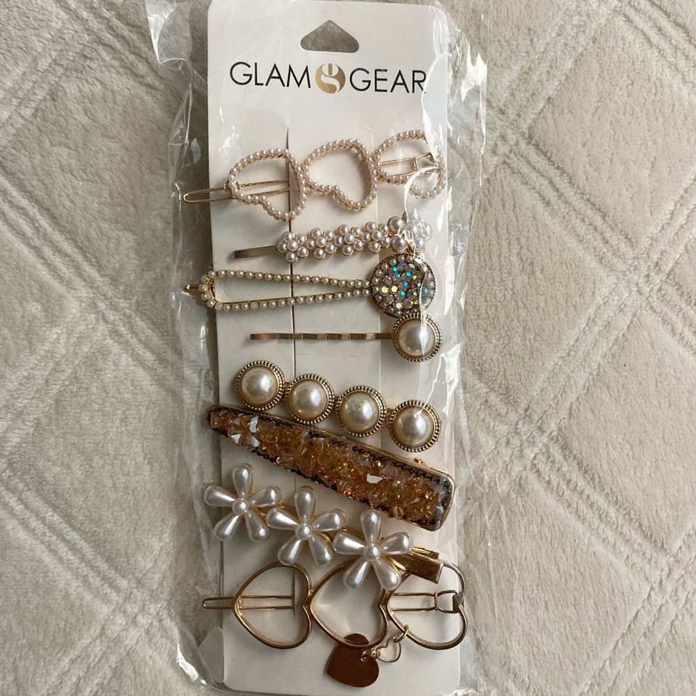 Korean Glam Gear Hair Clips - Picture 1 of 4